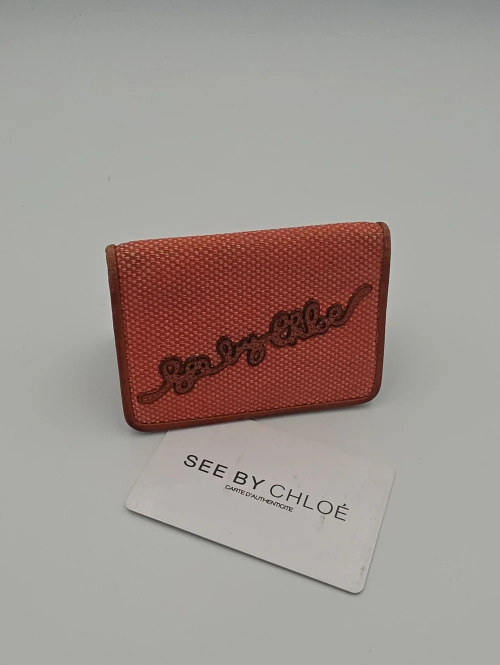 See by Chloé Coral Pink Textured Fold Over Women's Card Holder (EUC)💓